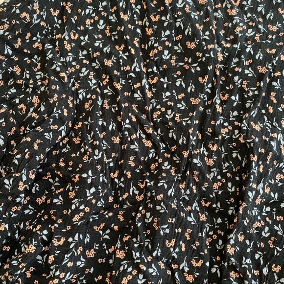 Urban Outfitters Kimchi Blue Floral Skirt Size 2 - Picture 10 of 10